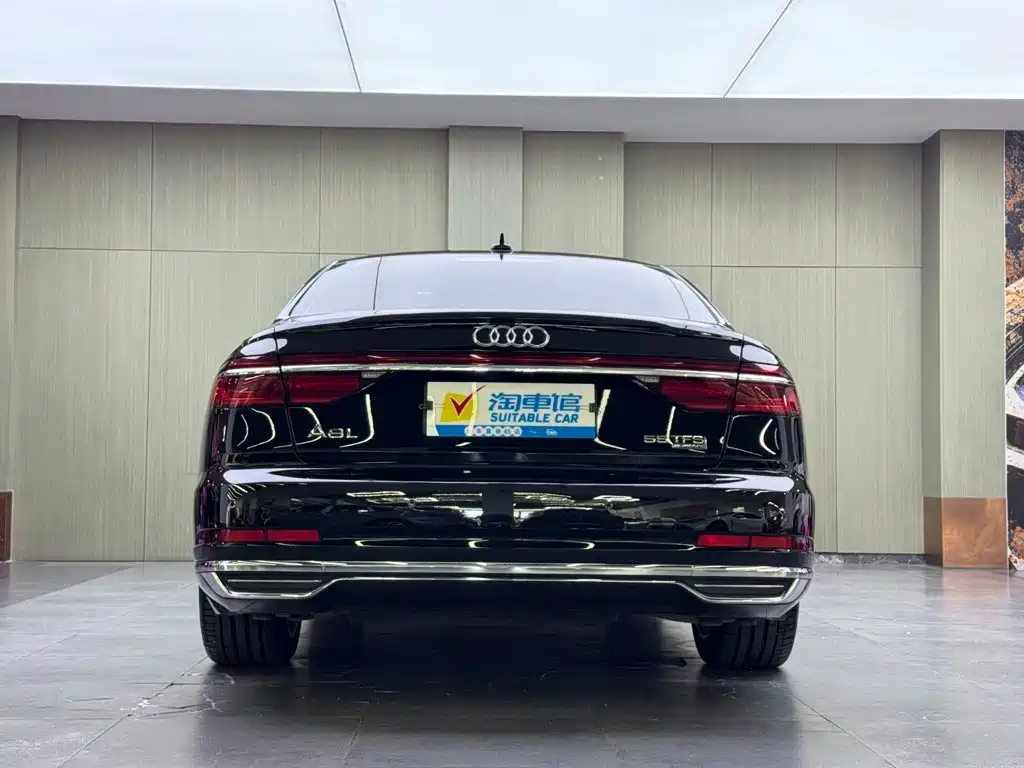 Audi A8 — фото 5