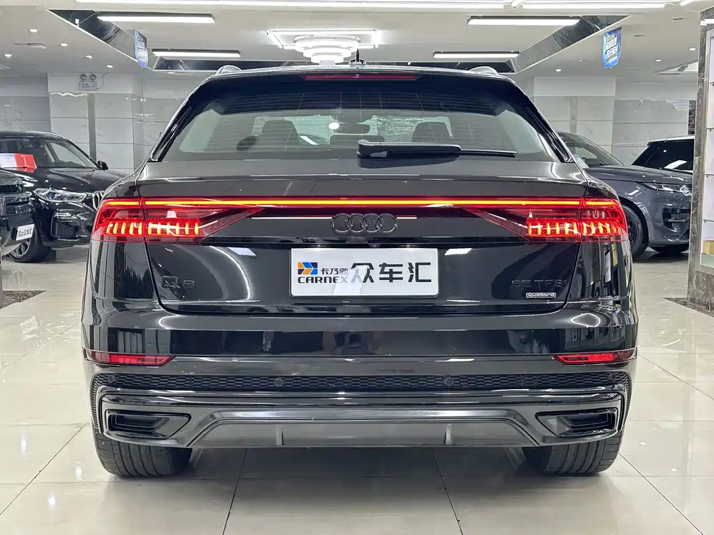 Audi Q8 — фото 5