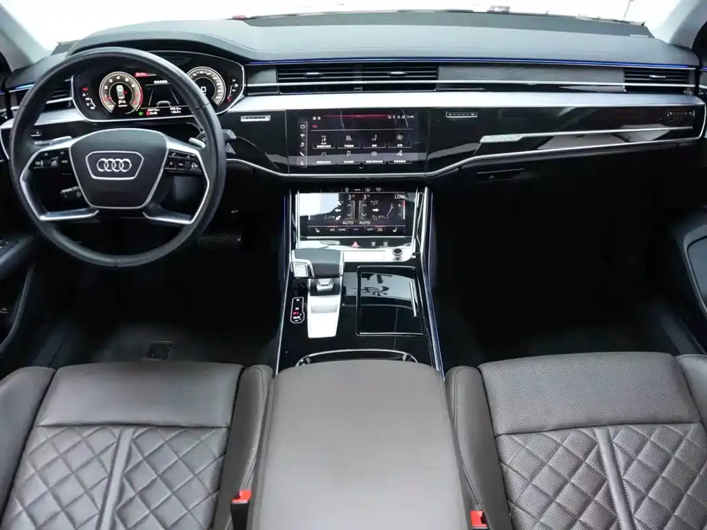 Audi A8 — фото 7