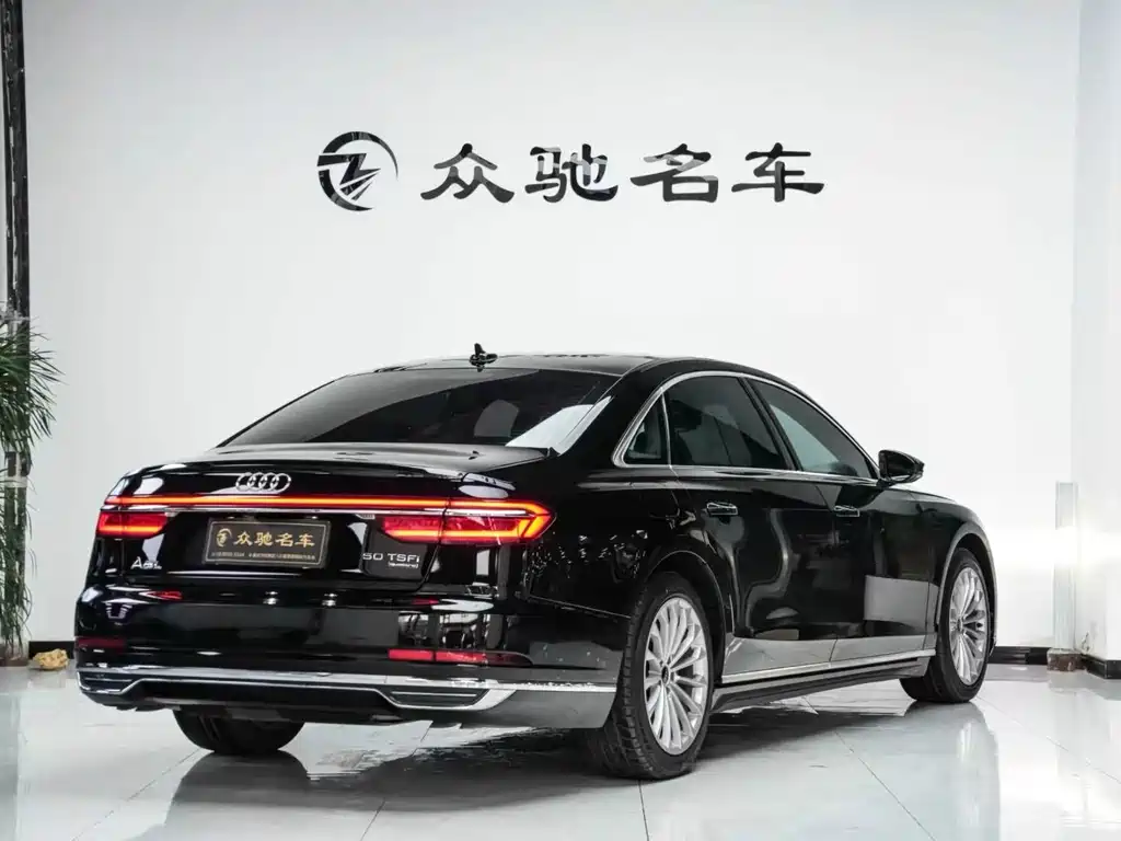 Audi A8 — фото 10