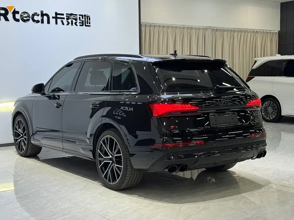 Audi Q7 — фото 5