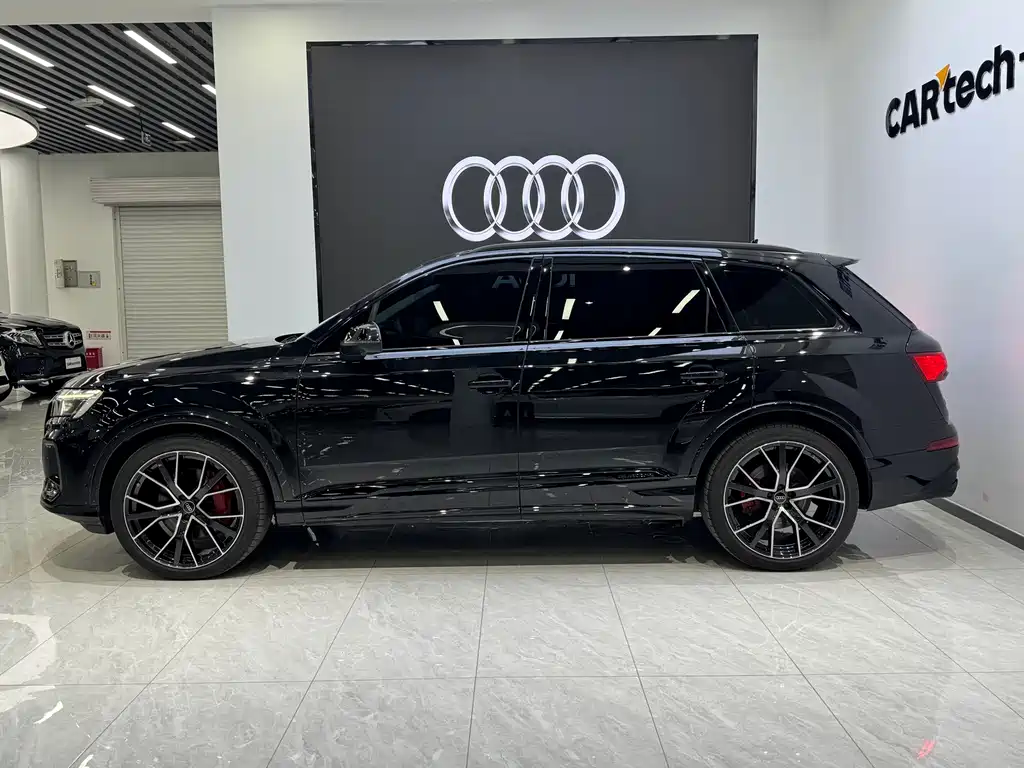 Audi Q7 — фото 7