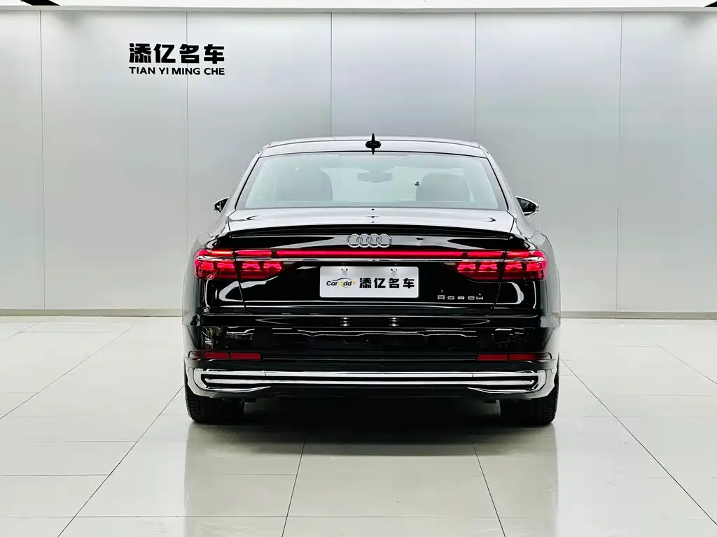 Audi A8 — фото 6