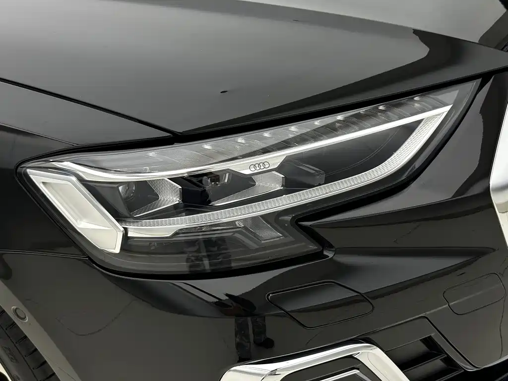 Audi A8 — фото 10
