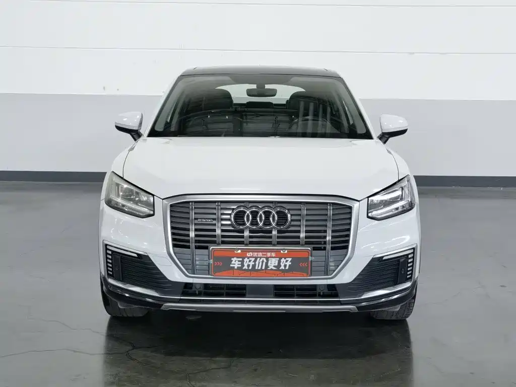 Audi Q2L e-tron — фото 3