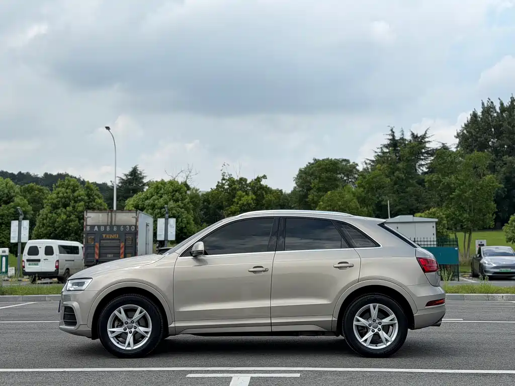 Audi Q3 — фото 4