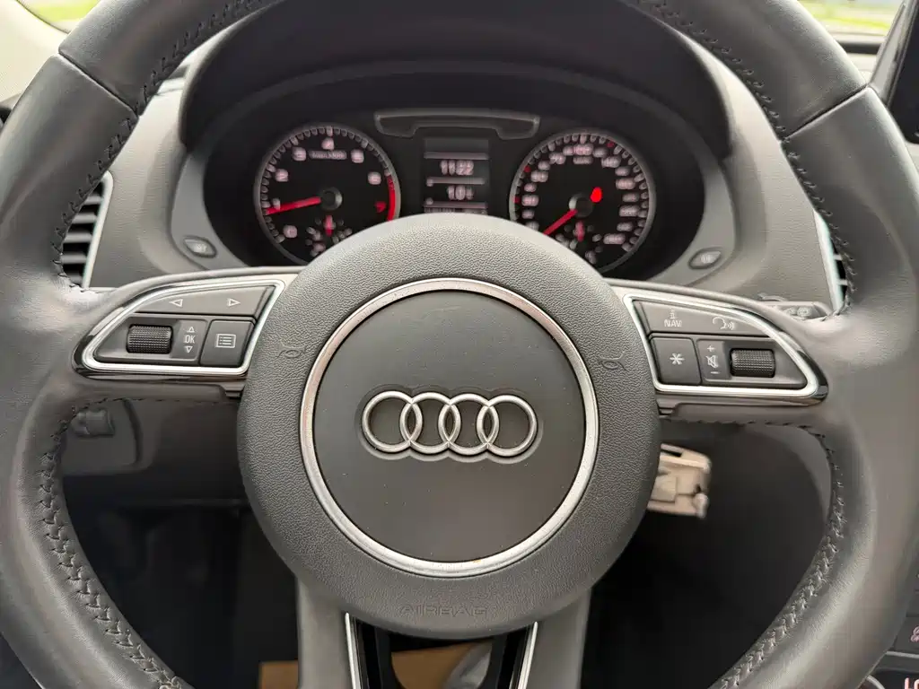 Audi Q3 — фото 9