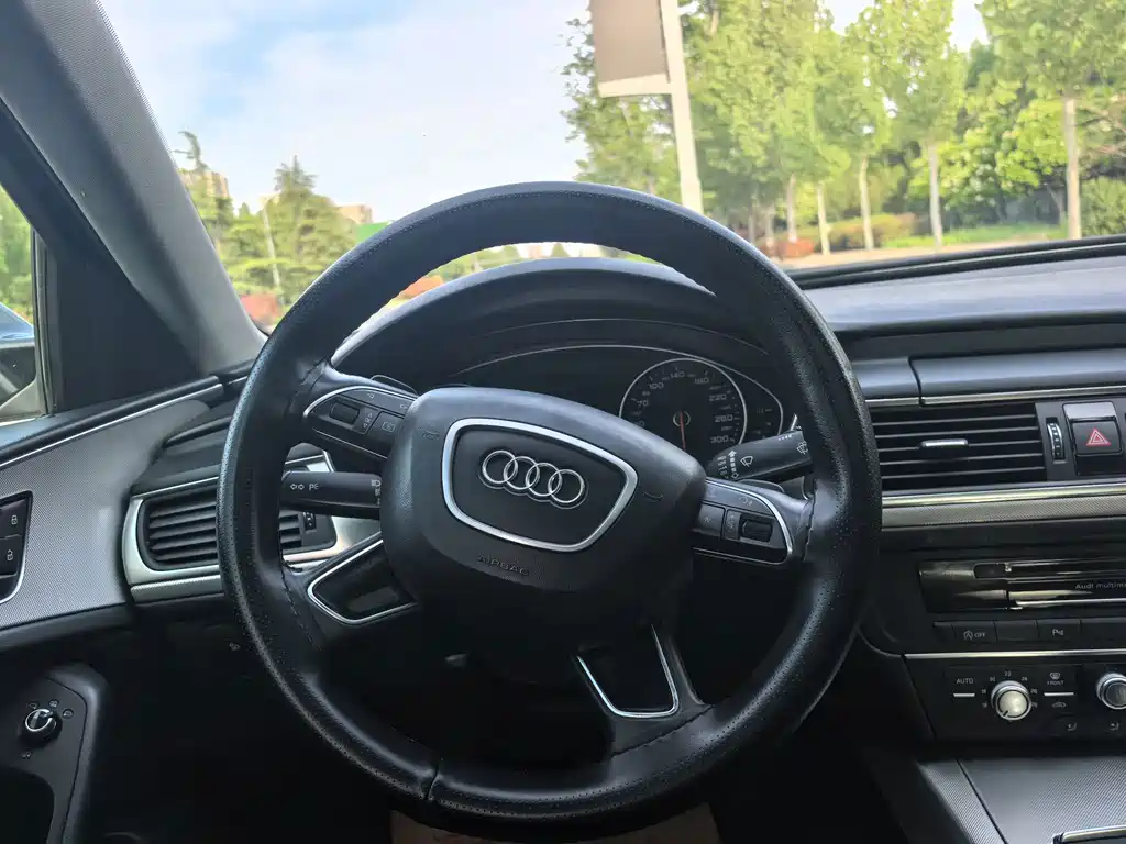 Audi A6L — фото 9
