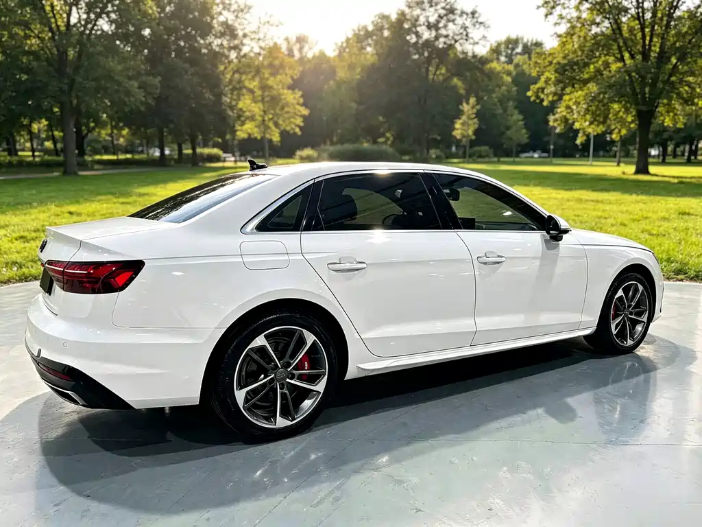 Audi A4L — фото 6