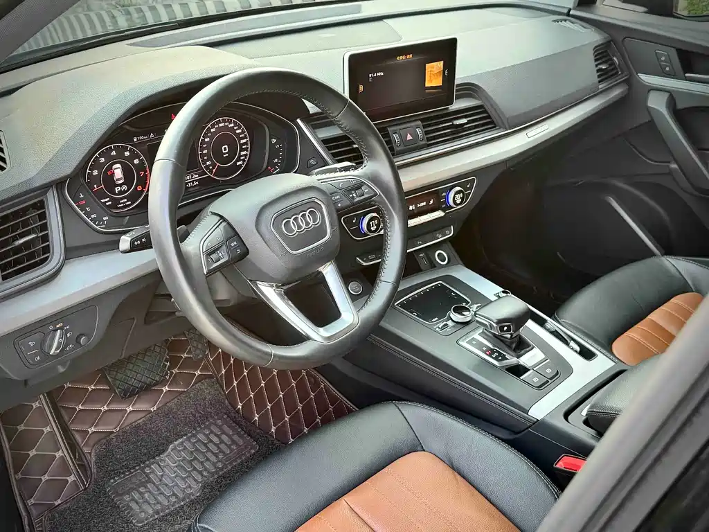Audi Q5L — фото 3
