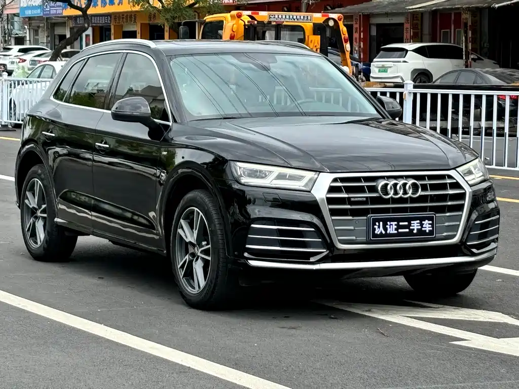 Audi Q5L — фото 3