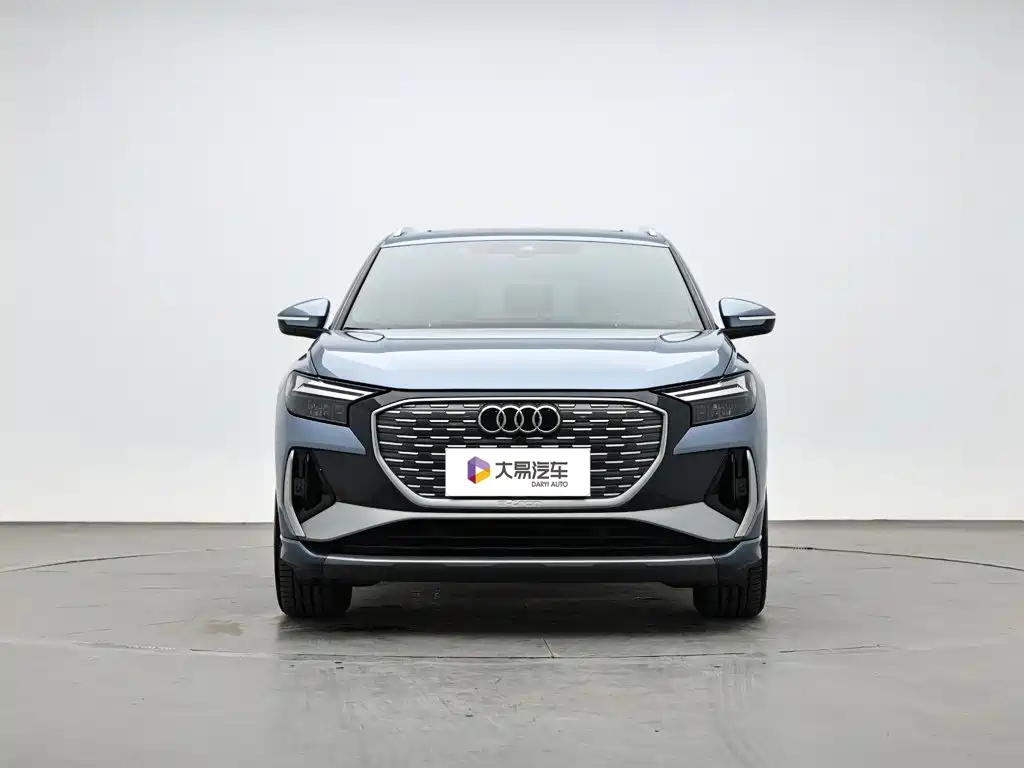 Audi Q4 e-tron — фото 2