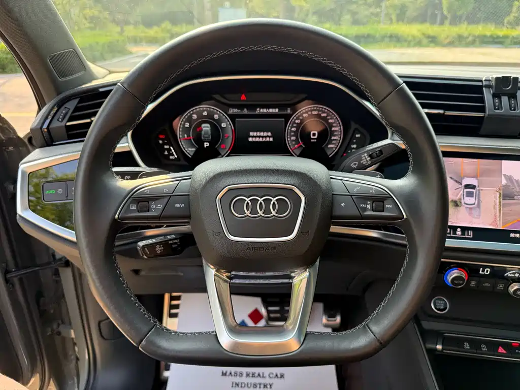 Audi Q3 — фото 10