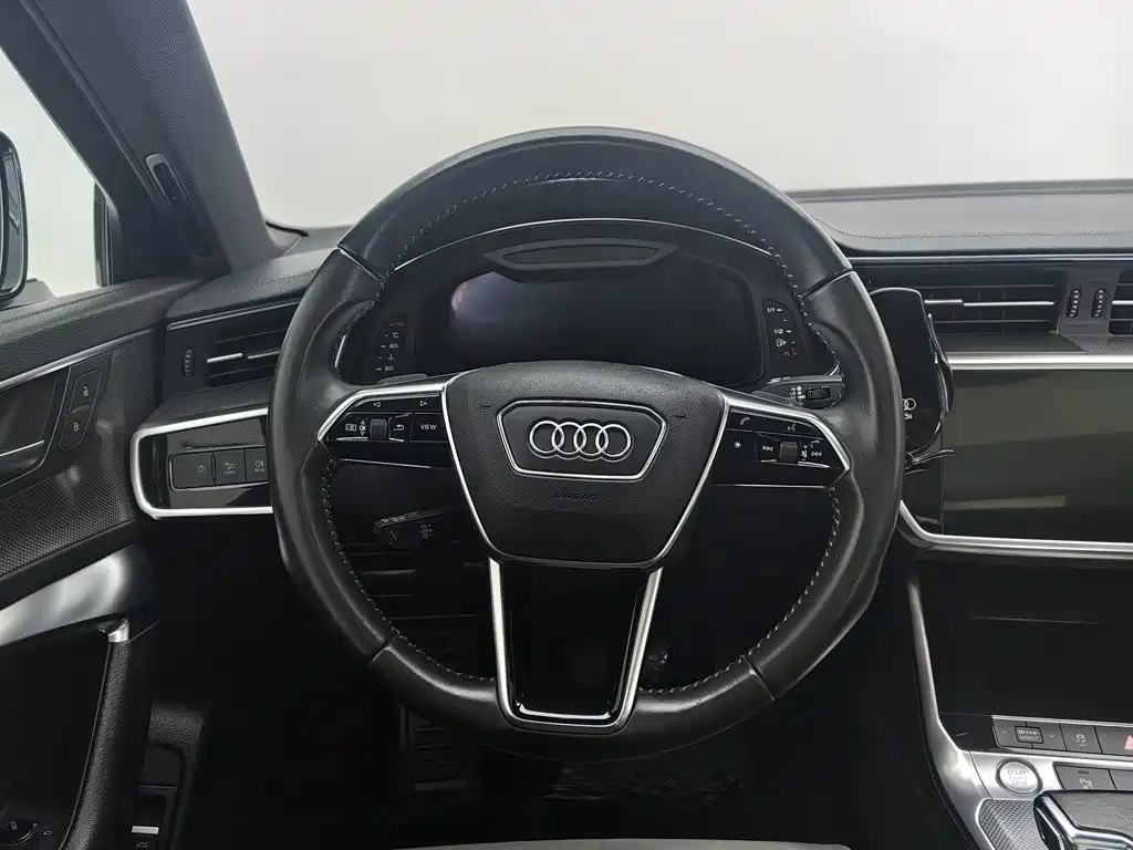Audi A6L — фото 11