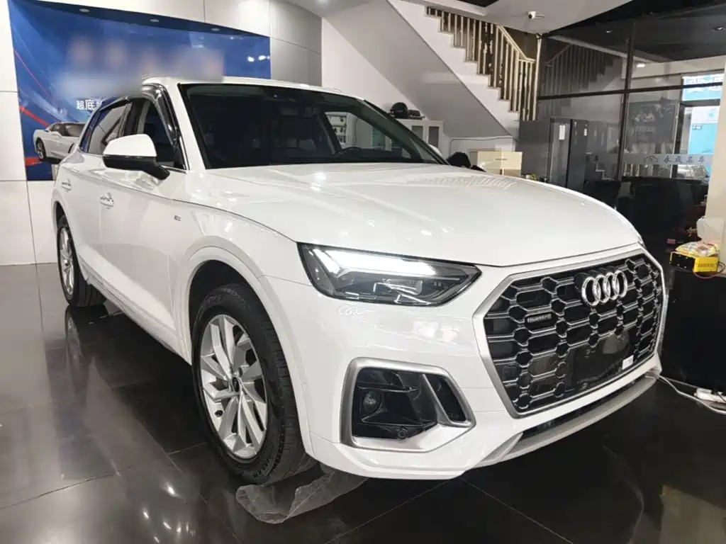 Audi Q5L — фото 4