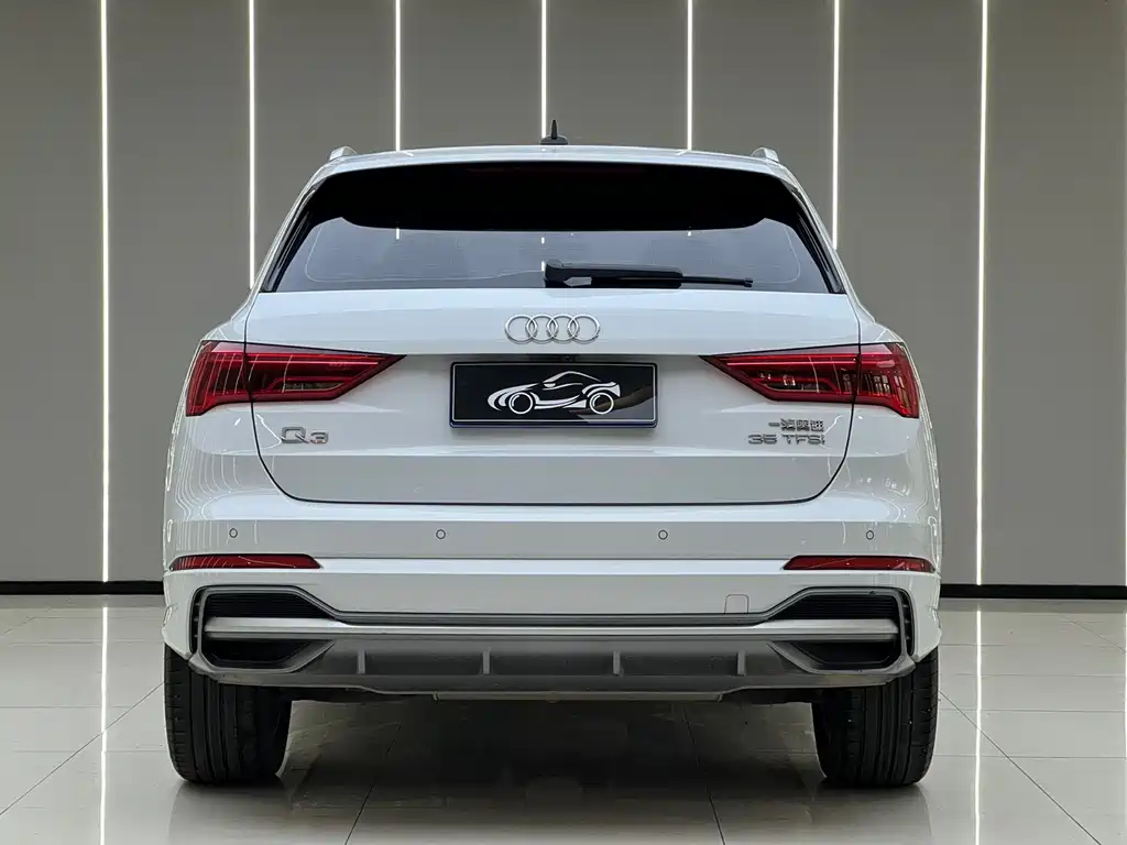 Audi Q3 — фото 17