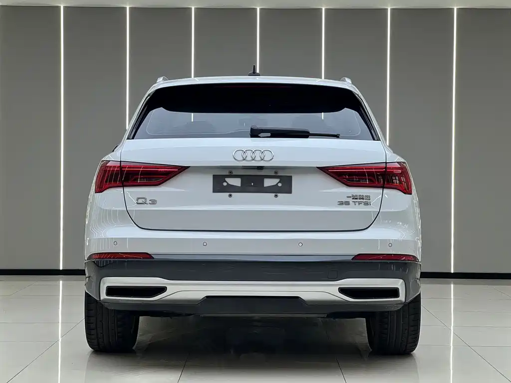 Audi Q3 — фото 17