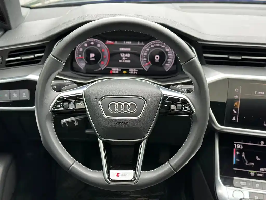 Audi A6L — фото 9