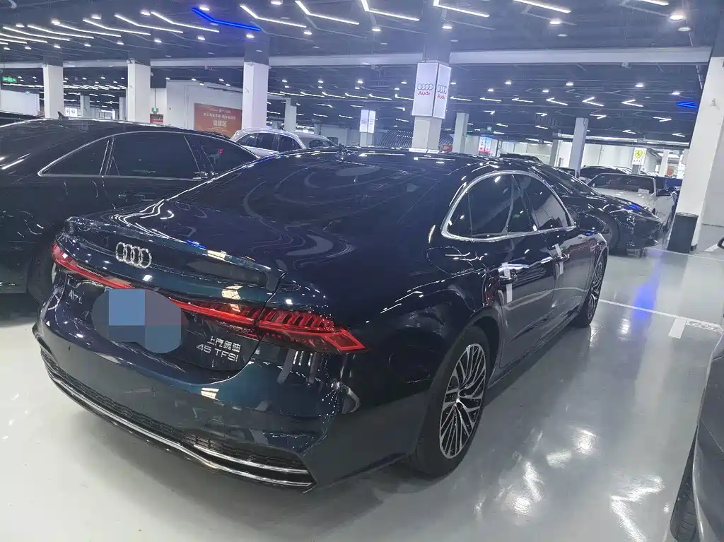 Audi A7L — фото 23