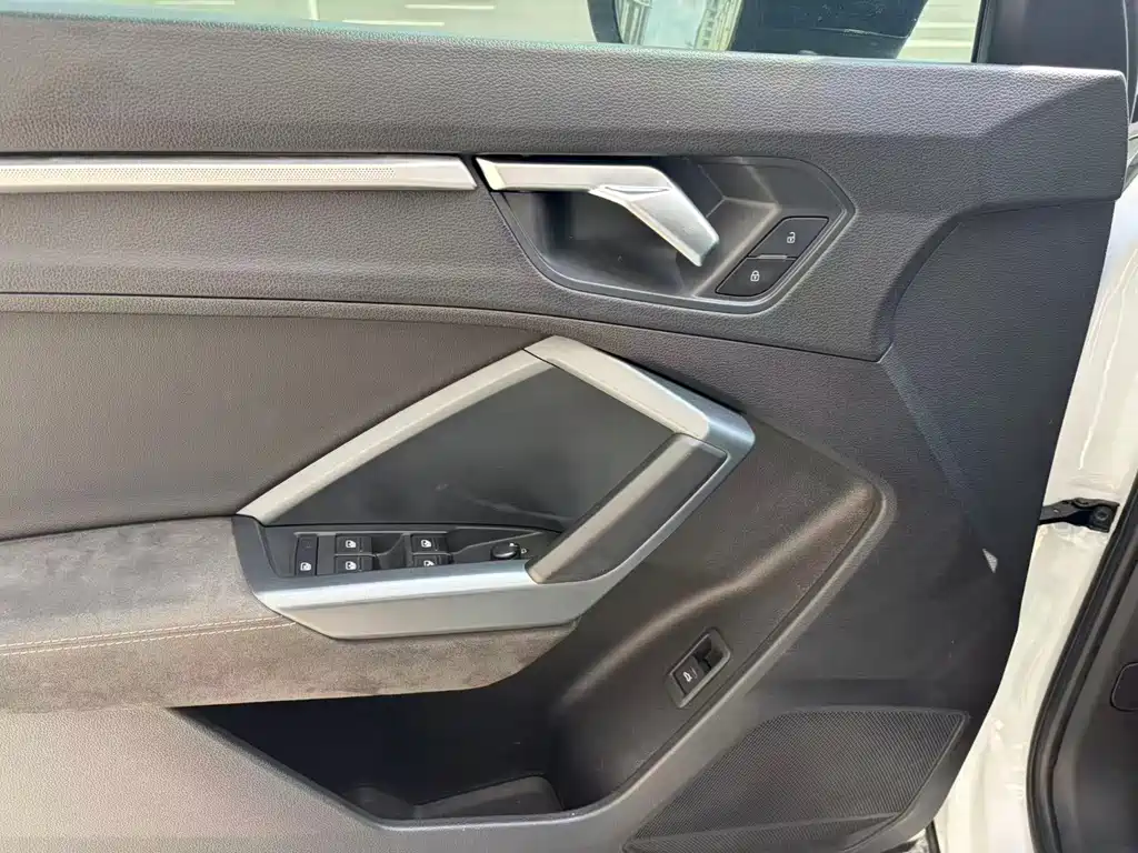Audi Q3 Sportback — фото 11