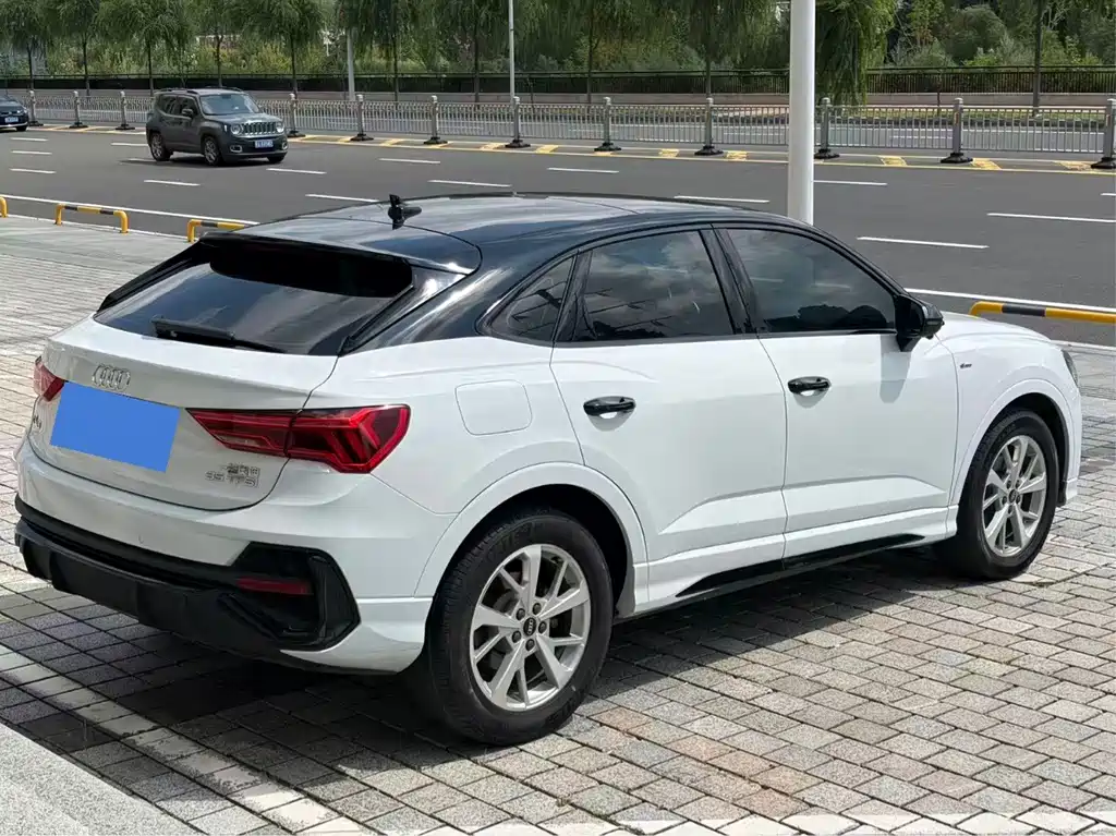 Audi Q3 Sportback — фото 3