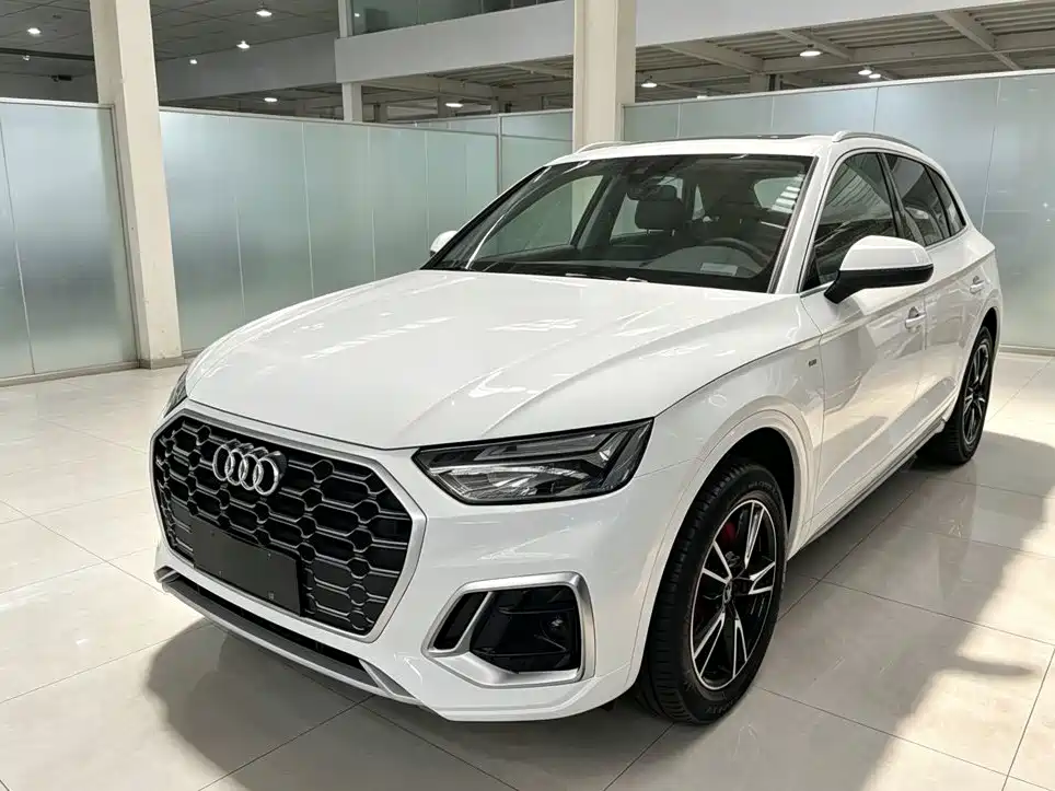 Audi Q5L — фото 2