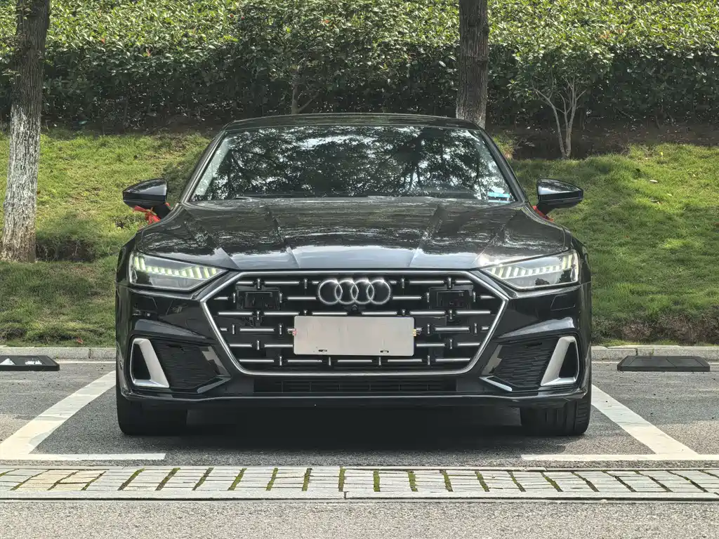 Audi A7L — фото 2