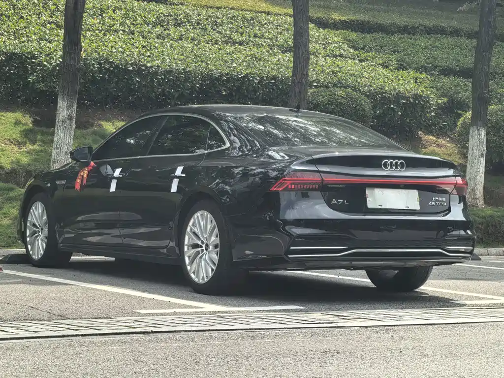 Audi A7L — фото 11