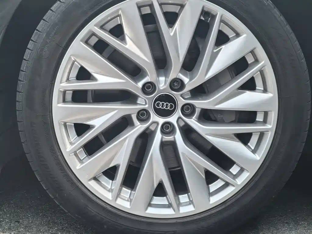 Audi A7L — фото 5