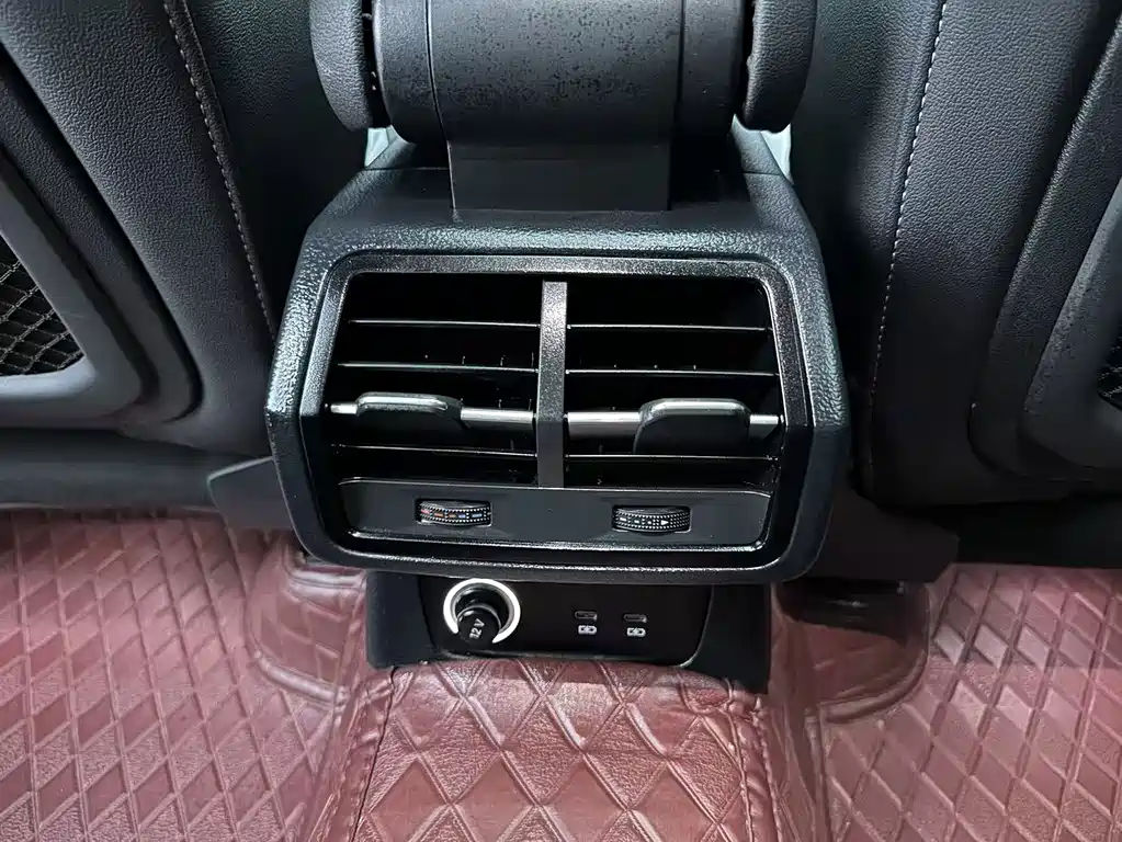 Audi Q3 Sportback — фото 17