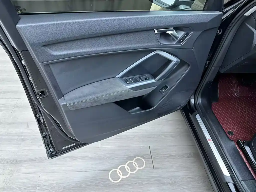 Audi Q3 Sportback — фото 18