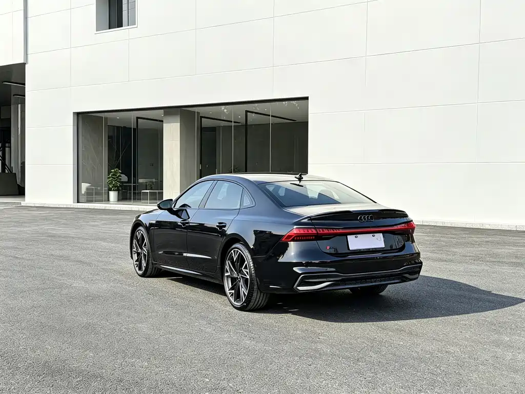 Audi A7L — фото 17