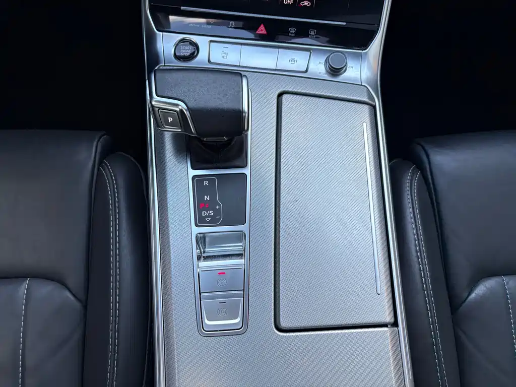 Audi A6L — фото 15