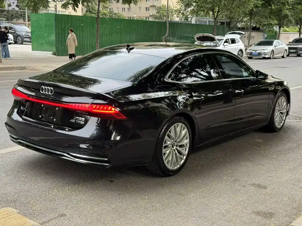 Audi A7L — фото 4