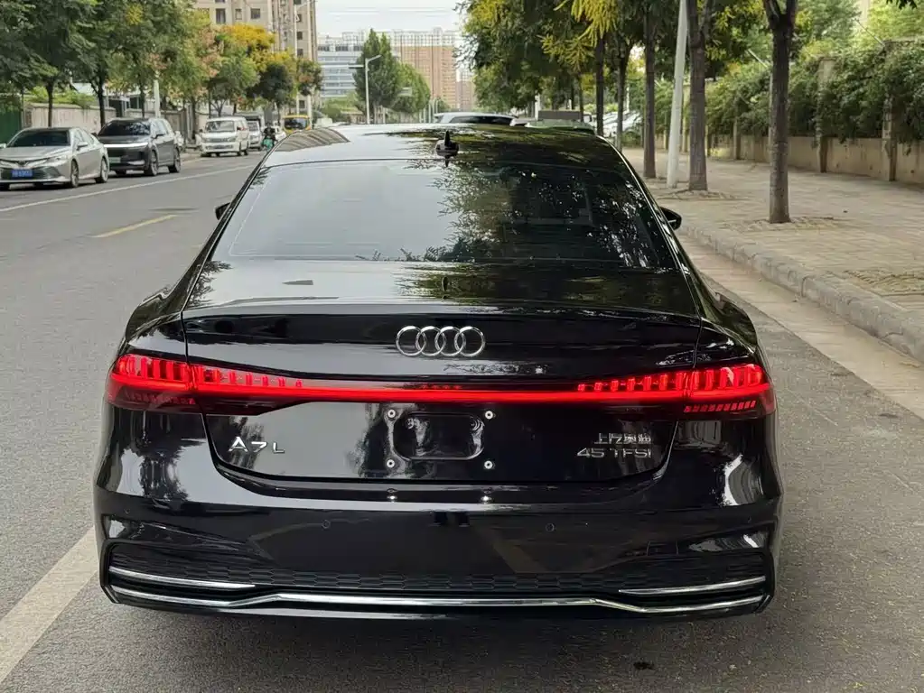 Audi A7L — фото 5
