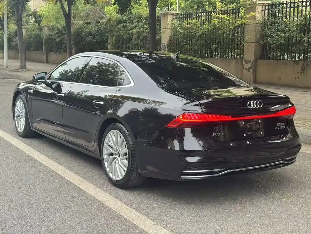 Audi A7L — фото 6