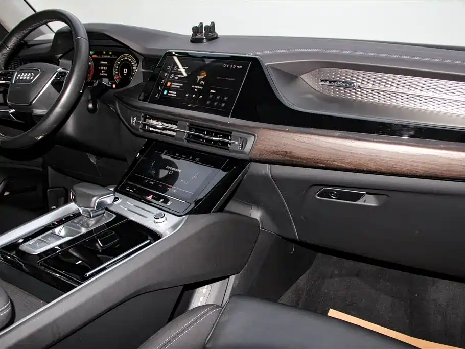 Audi Q6 — фото 20