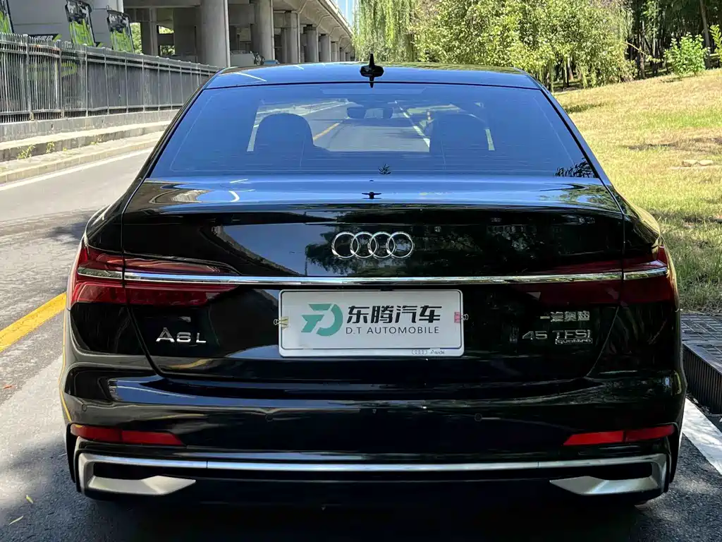Audi A6L — фото 5