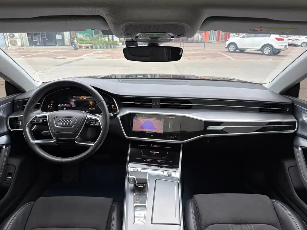 Audi A7L — фото 13