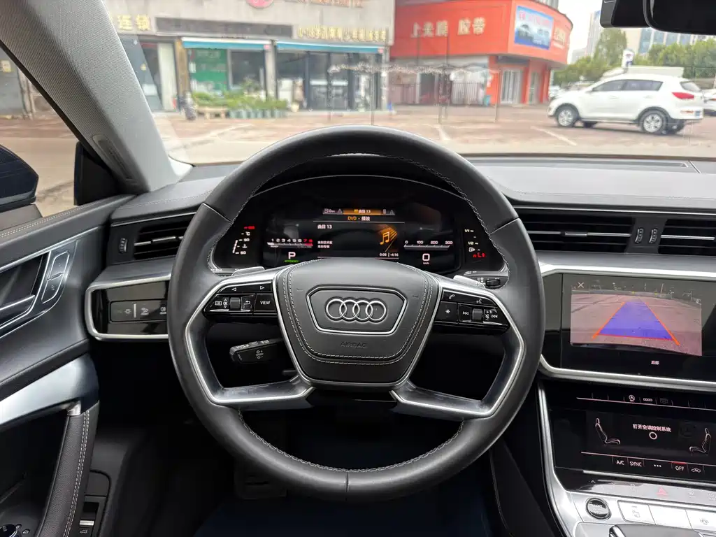 Audi A7L — фото 14