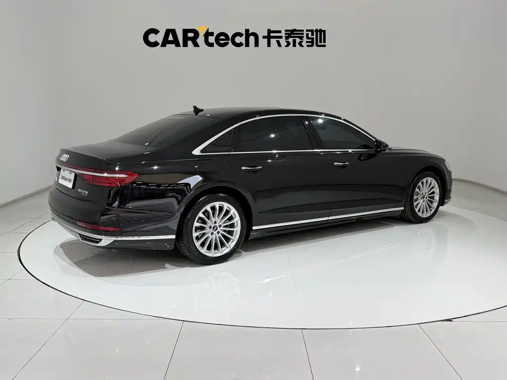 Audi A8 — фото 5
