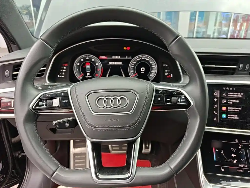 Audi A6L — фото 11