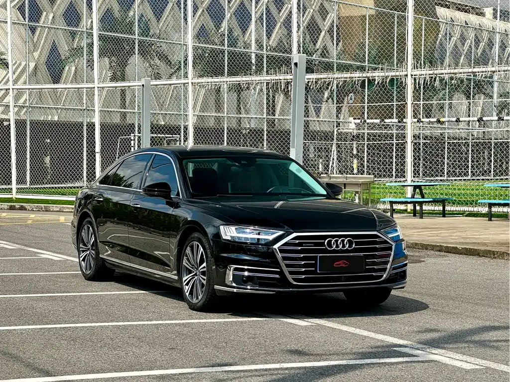 Audi A8 — фото 3