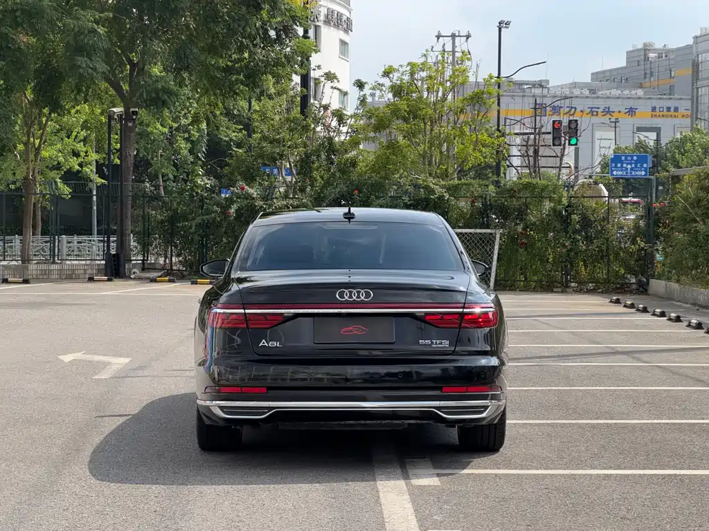 Audi A8 — фото 4
