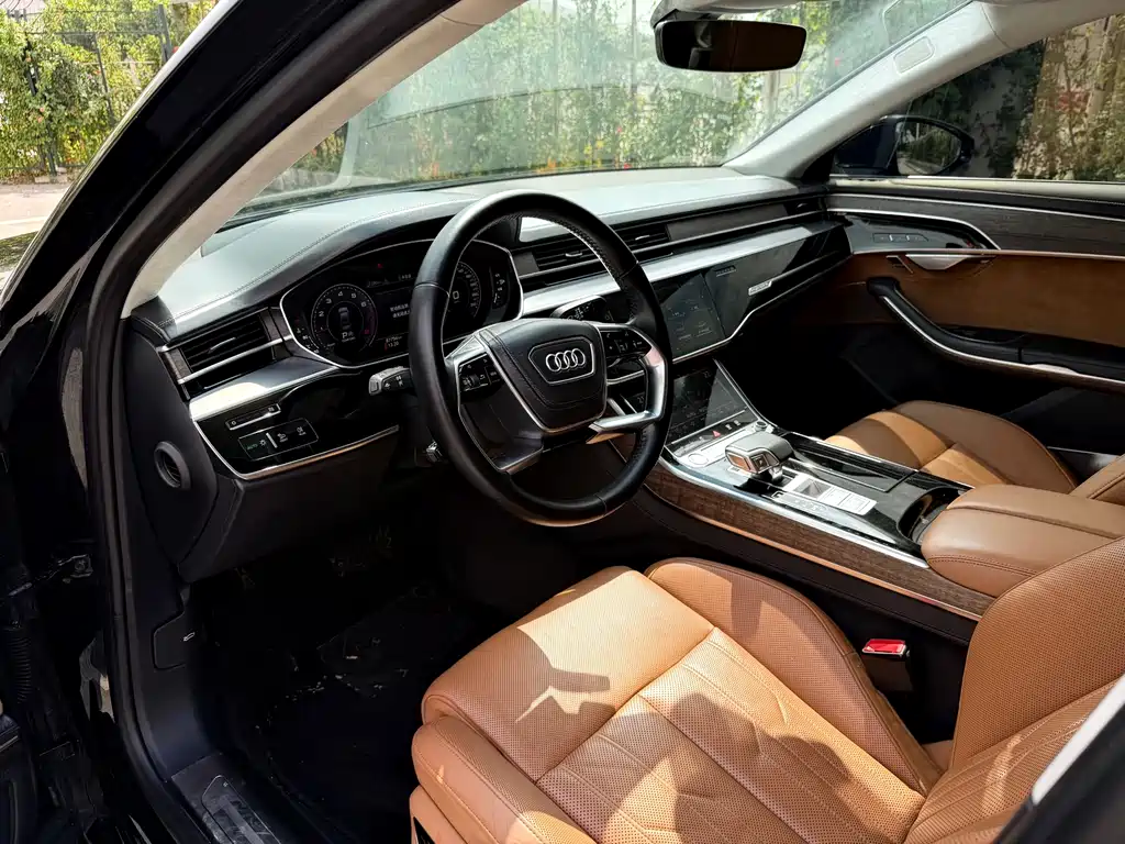Audi A8 — фото 8