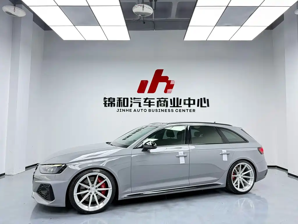 Audi RS 4 — фото 5
