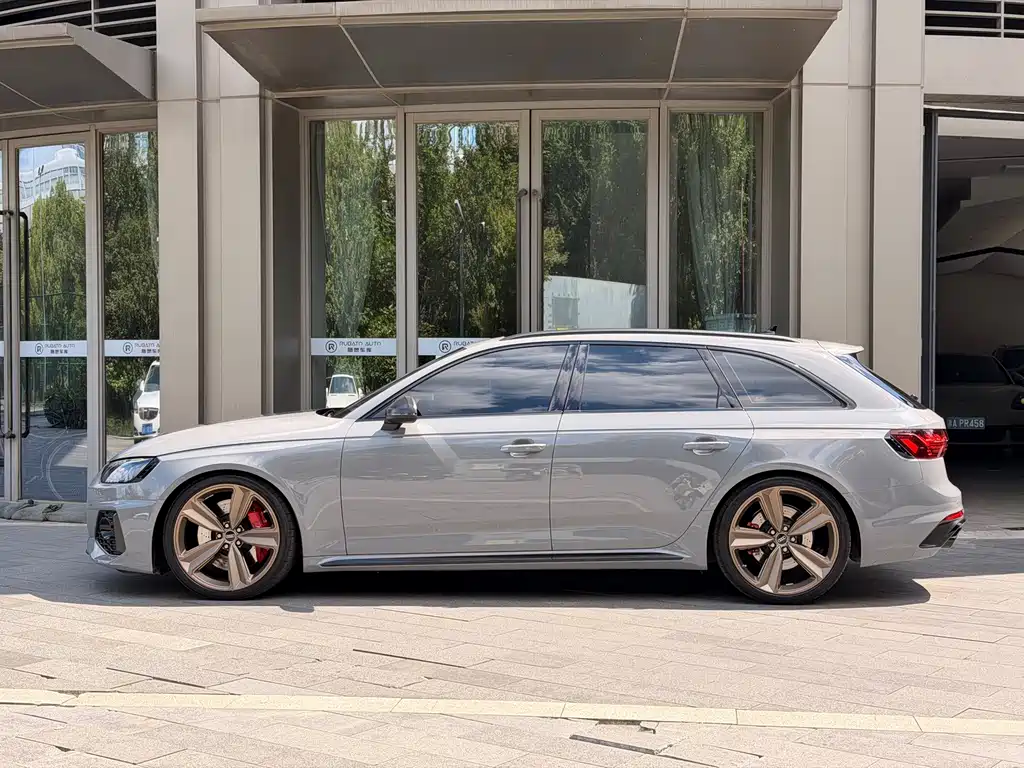 Audi RS 4 — фото 2