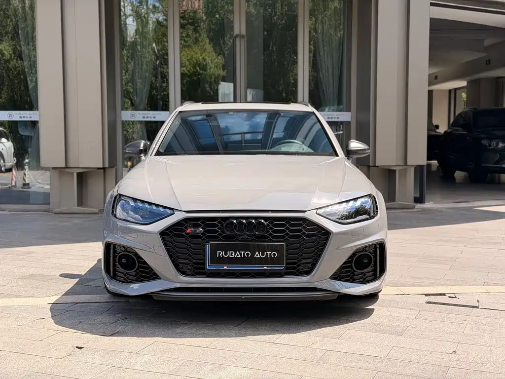 Audi RS 4 — фото 4