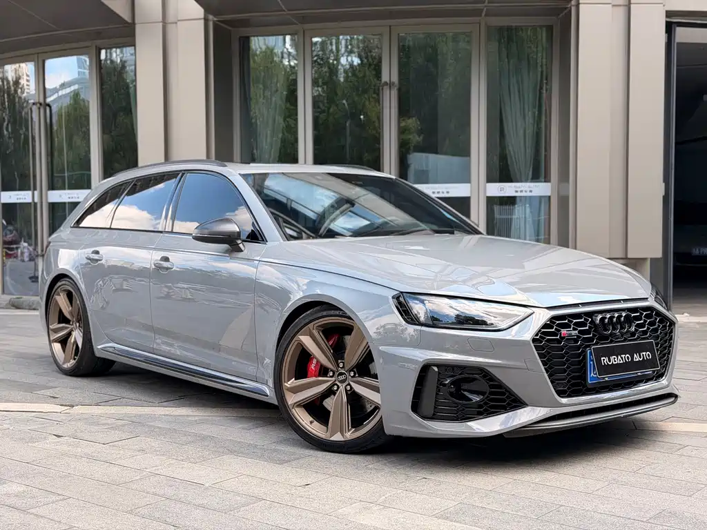 Audi RS 4 — фото 6