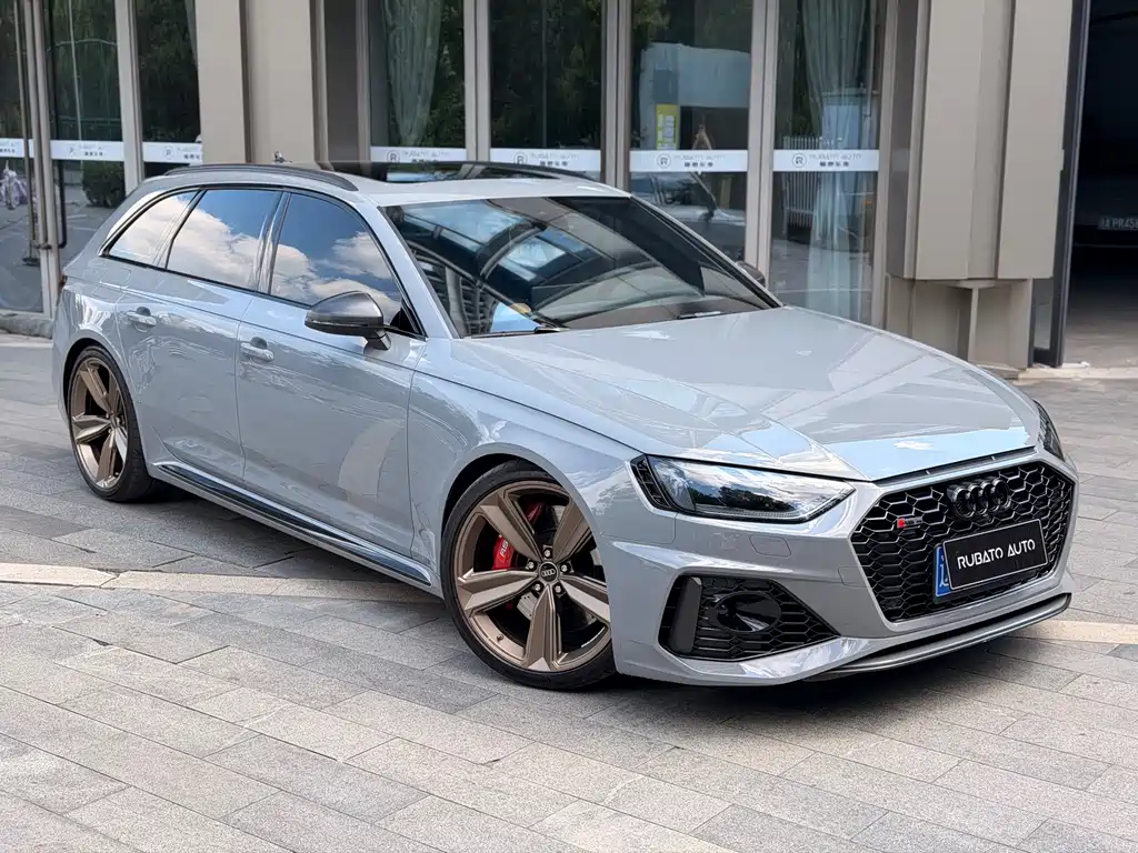 Audi RS 4 — фото 9